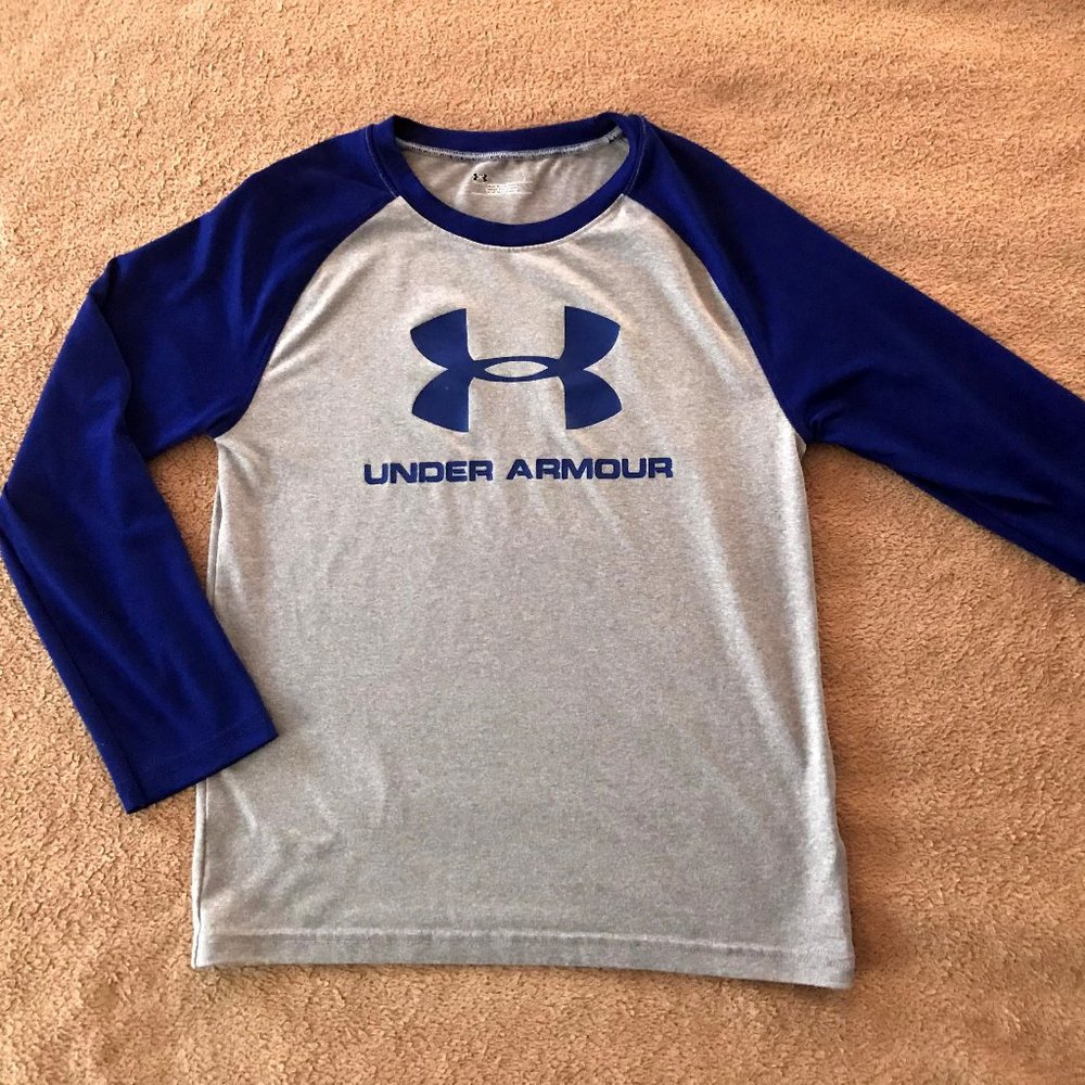 Under Armour Long Sleeved T-Shirt Size 7 Youth